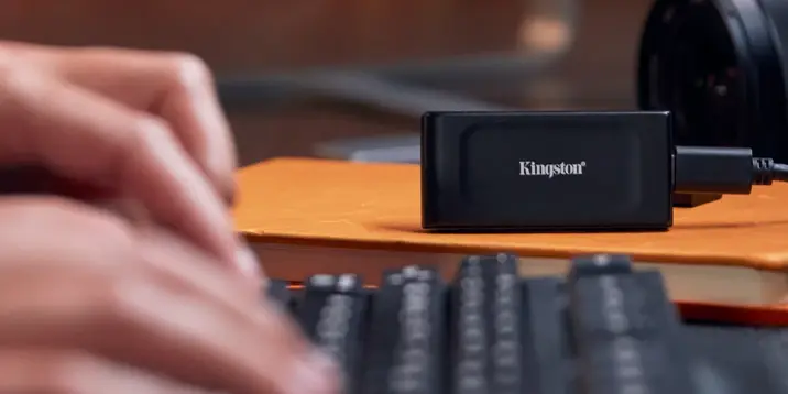 Ổ cứng di động SSD Kingston XS1000

