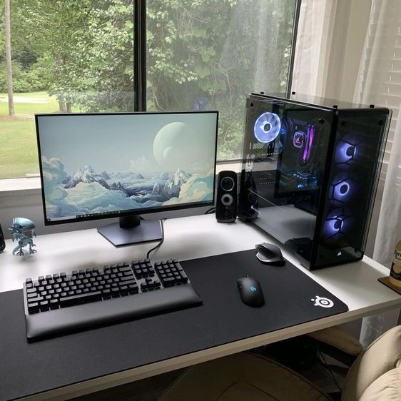 Setup Góc Máy Tính Đơn Giản Mà Vẫn Đẹp Xỉu, Không Cần Chi Nhiều!
