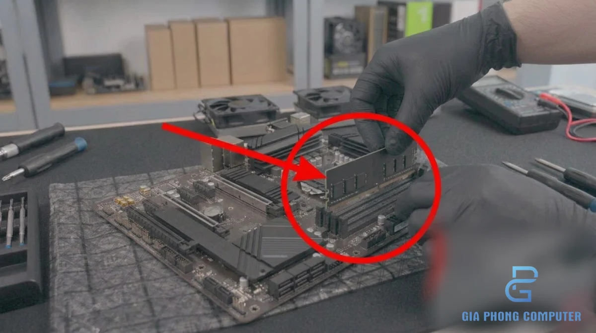Hai khe RAM DDR4 trên bo mạch chủ H510M